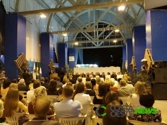 Festa de Entre Rios do Oeste é aberta oficialmente