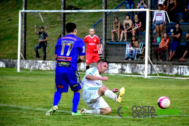 Real marca no fim e conquista Campeonato de Futebol da Assercoop 