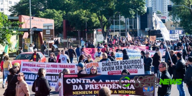 Professores do Paraná aprovam greve para o dia 25 de junho