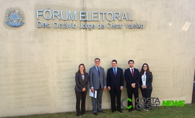 Desembargador do TRE/PR acompanha cadastramento biométrico em São Miguel do Iguaçu