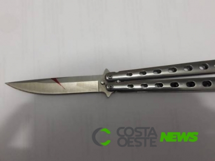 Aluno entra em sala de aula armado com canivete e provoca pânico