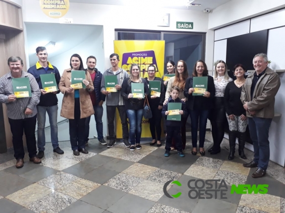 Campanha ???ACIME COMPRA PREMIADA??? entrega prêmio da primeira etapa