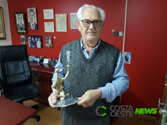 Empresário de Medianeira recebe homenagem da Fecomércio-PR