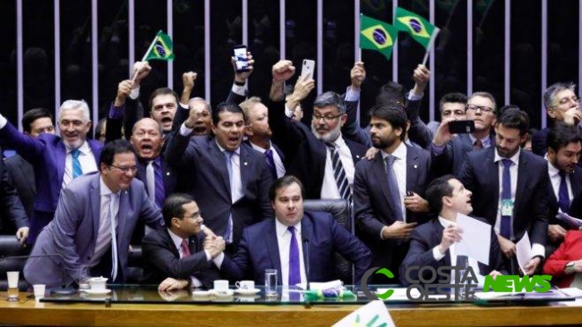 Câmara aprova em primeiro turno por 379 votos a 131 o texto-base da PEC da Previdência