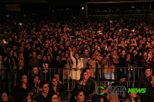 Hoje (26) é dia de Matheus & Kauan na Expo Rondon. Amanhã tem show com Zezé Di Camargo & Luciano