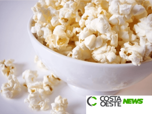 Como fazer pipocas murchas ficarem crocantes de novo?