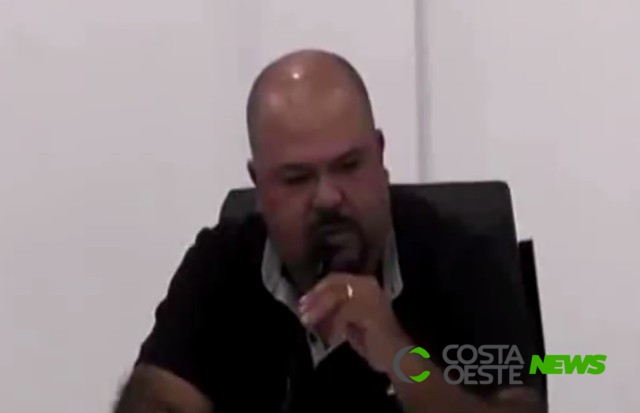 Justiça determina afastamento de vereador que investiga compra de bolos