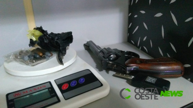 Polícia Civil prende dois homens com arma, munições, drogas e carros para contrabando