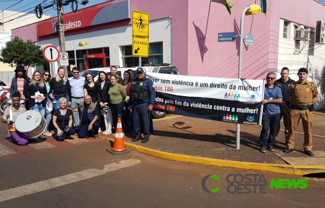Blitz Educativa conscientiza sobre violência doméstica e familiar contra a mulher