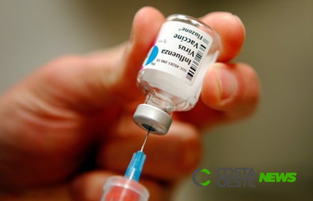 Medo e fake news atrapalharam vacinação da gripe, dizem municípios