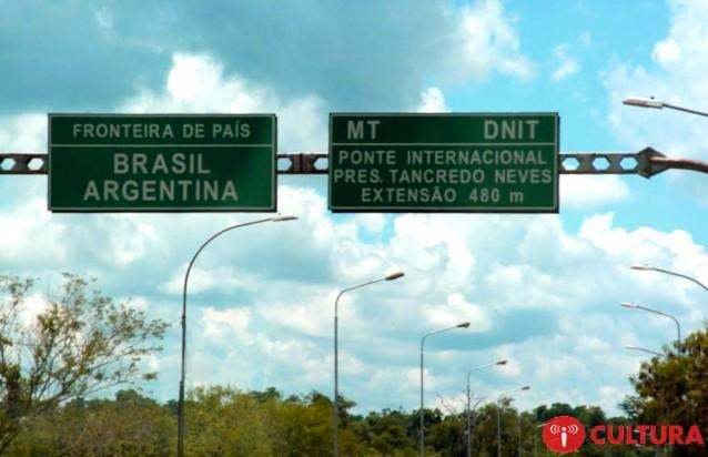 Mais de 60 venezuelanos chegam diariamente em Puerto Iguazú, pela Ponte Tancredo Neves