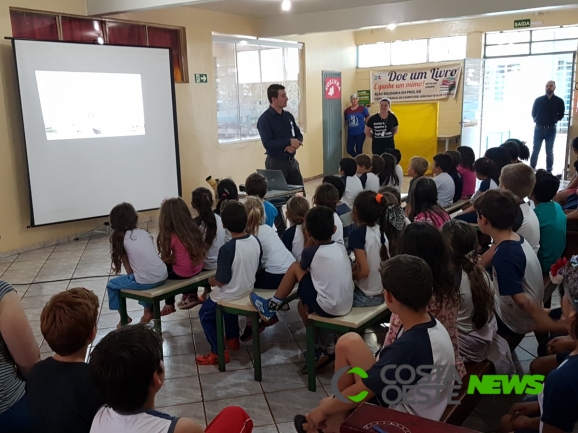 Cresol finaliza ???Projeto CooperAção??? com oficina de artes em escola de Matelândia 