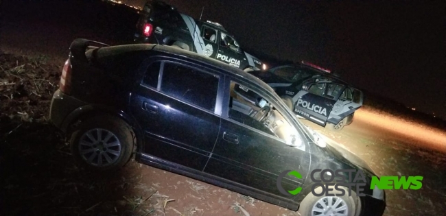 Comboio do Astra é preso pelo BPFron, um deles ficou pendurado na ponte em Guaira