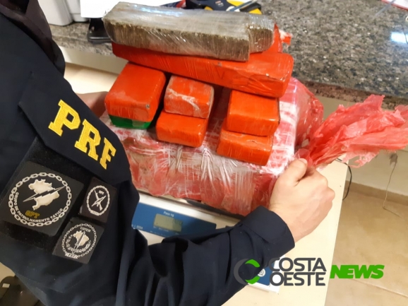 Traficante não gosta da qualidade e tenta devolver droga, mas acaba preso