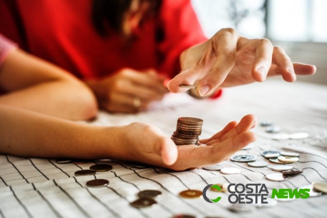 Endividamento de famílias paranaenses se mantém estável em agosto