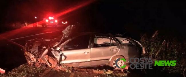 Veículo fica totalmente destruído em capotamento na estrada da prainha em Santa Terezinha