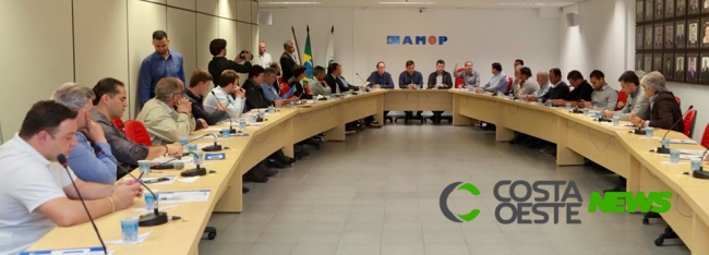 Prefeitos da Amop farão moção de repúdio à proposta de fusão dos pequenos municípios