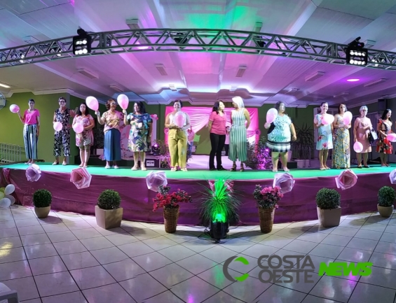 Outubro Glamour Rosa: Desfile de moda emocionou o público em sua segunda edição