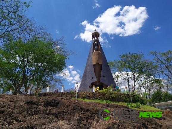 Cerca de 50 mil fiéis passam pela imagem de Nossa Senhora Aparecida em Itaipulândia neste sábado 