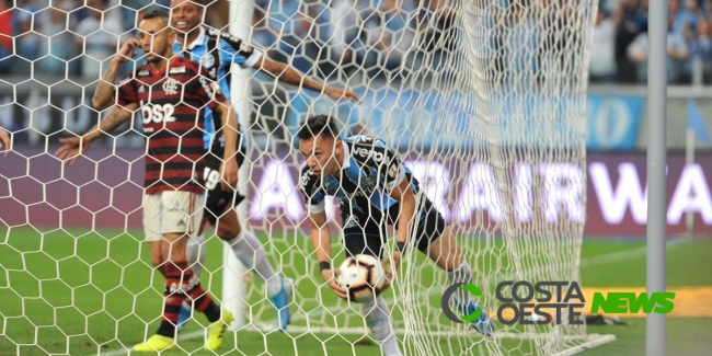 Ouça os gols: Grêmio busca empate com o Flamengo e segue vivo na Libertadores