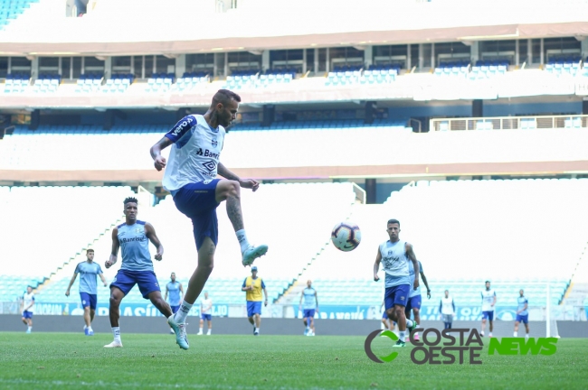 Grêmio faz último treino na Arena e não indica time que recebe o Flamengo: Rede Costa Oeste transmite ao vivo 