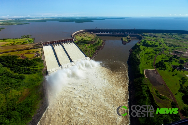 Princesa da Dinamarca visita Itaipu e concede honraria especial ao general Silva e Luna