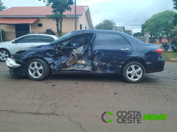 Condutora de Corolla fica ferida em acidente na PR 488 em Santa Helena