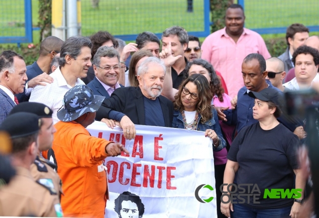 Lula deixa carceragem da Polícia Federal em Curitiba