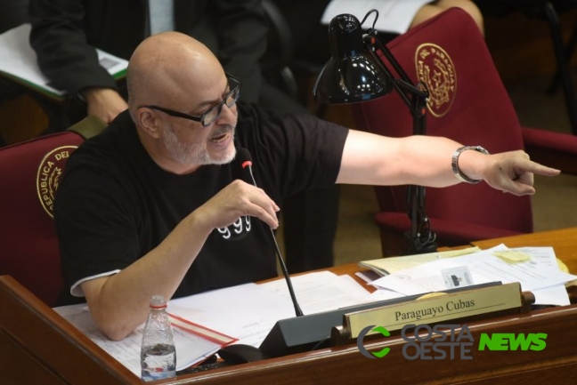 Senador que ameaçou brasileiros tem mandato cassado no Paraguai