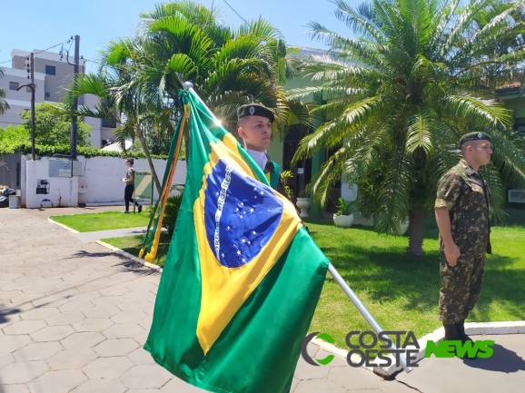 Tiro de Guerra de Medianeira realiza solenidade em comemoração ao Dia da Bandeira