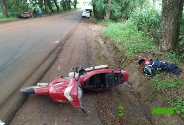 Mulheres ficam feridas em acidente envolvendo carro e moto na PR-497