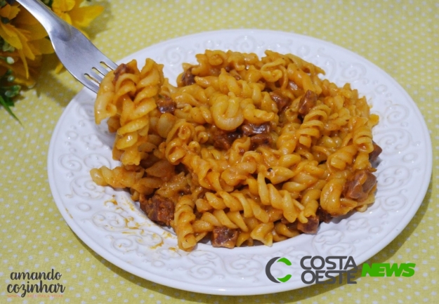 Macarrão com calabresa na panela de pressão 