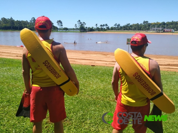 Corpo de Bombeiros orienta condutores de embarcações e banhistas durante temporada nos balneários da Costa Oeste