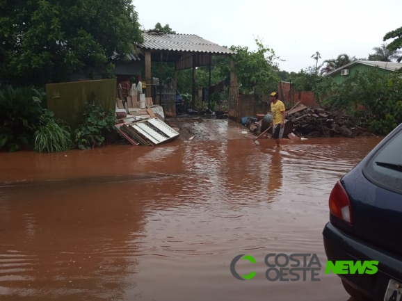 Ocupação inapropriada pode ter causado alagamentos em Guaíra, diz Defesa Civil. Confira a entrevista