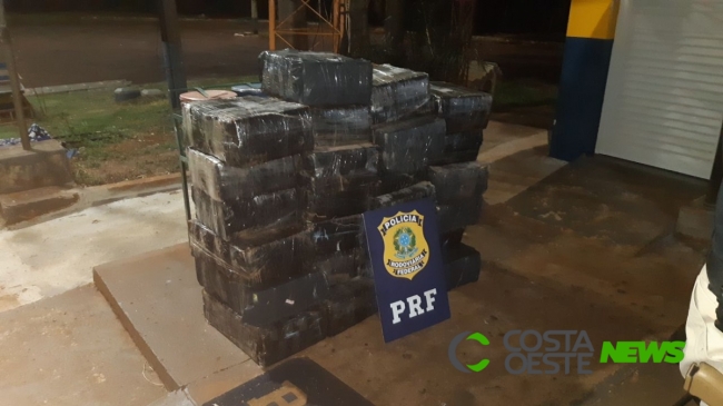 Após 7 km de perseguição PRF recupera veículo roubado com mais de meia tonelada de maconha em Santa Terezinha de Itaipu