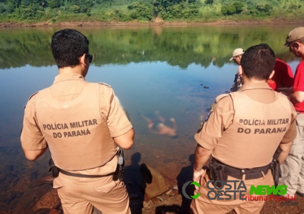 Jovem é encontrado morto com tiros e facadas no Rio Paraná