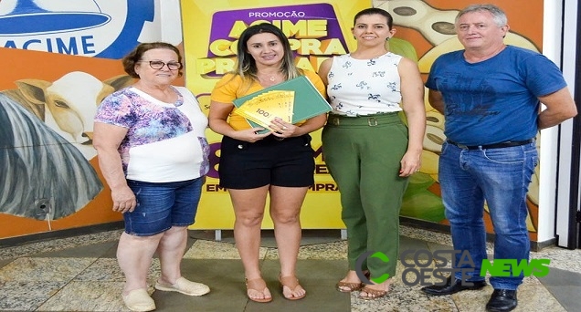 Acime entrega prêmio de R$ 10 mil da Campanha de Acime Compra Premiada