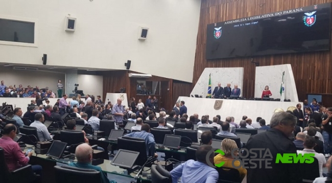 Deputados, prefeitos e vereadores fazem carta de repúdio à proposta para extinção de municípios no Paraná