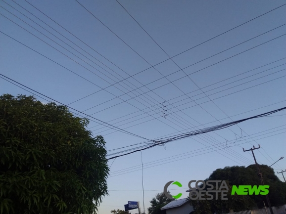 Caminhão rompe cabos de telefonia e internet em Moreninha e Diamante e partes das duas localidades ficam sem internet