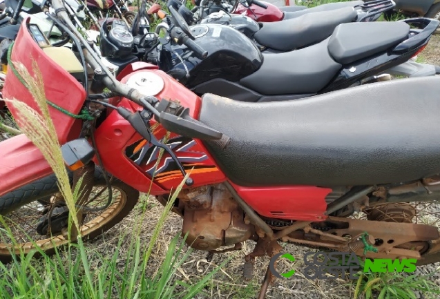 Homem é preso com mandado de prisão e moto roubada ao sofrer acidente em Santa Helena