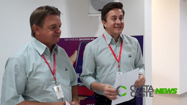 Cliente de Medianeira ganha motocicleta da Campanha Vire a Chave com a Lar