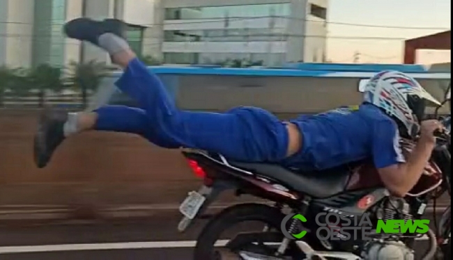 VÍDEO: motociclista é flagrado fazendo ???superman??? na BR-277, em Medianeira