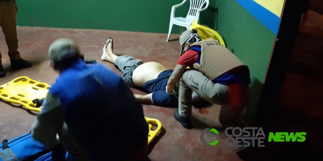 Idoso é morto após atirador errar alvo em briga de bar em Foz 