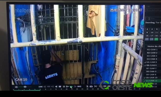 Agente leva facada de detendo na Delegacia de Matelândia; vídeo