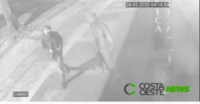 Câmeras flagram arrombamento em ótica no centro de Medianeira
