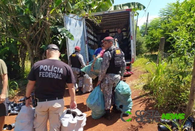 Polícia apreende 15 mil cuias de chimarrão e tintas contrabandeadas na fronteira com a Argentina