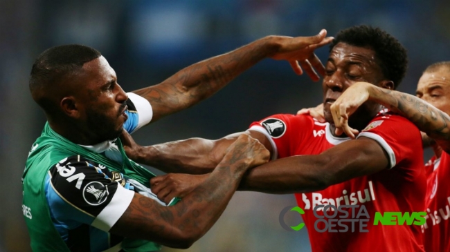 Primeiro Gre-Nal da história da Libertadores é marcado por oito expulsões e muita confusão