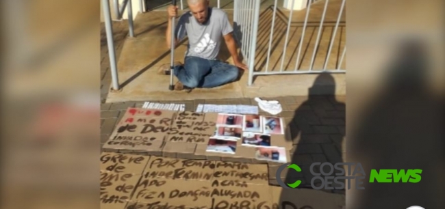 Homem começa greve de fome em Cascavel depois de ter benefício cortado