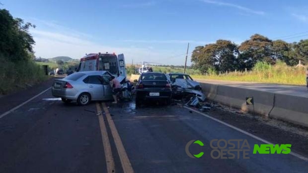 Acidente envolvendo três carros deixa 11 feridos na BR 163