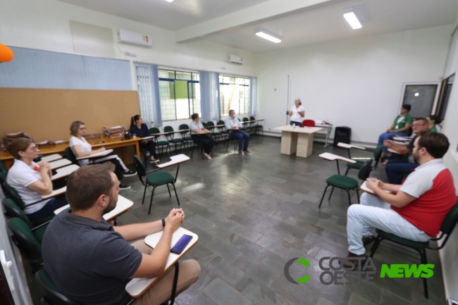 Acisa reúne representantes de supermercados de Santa Helena para alinhar ações para os próximos dias